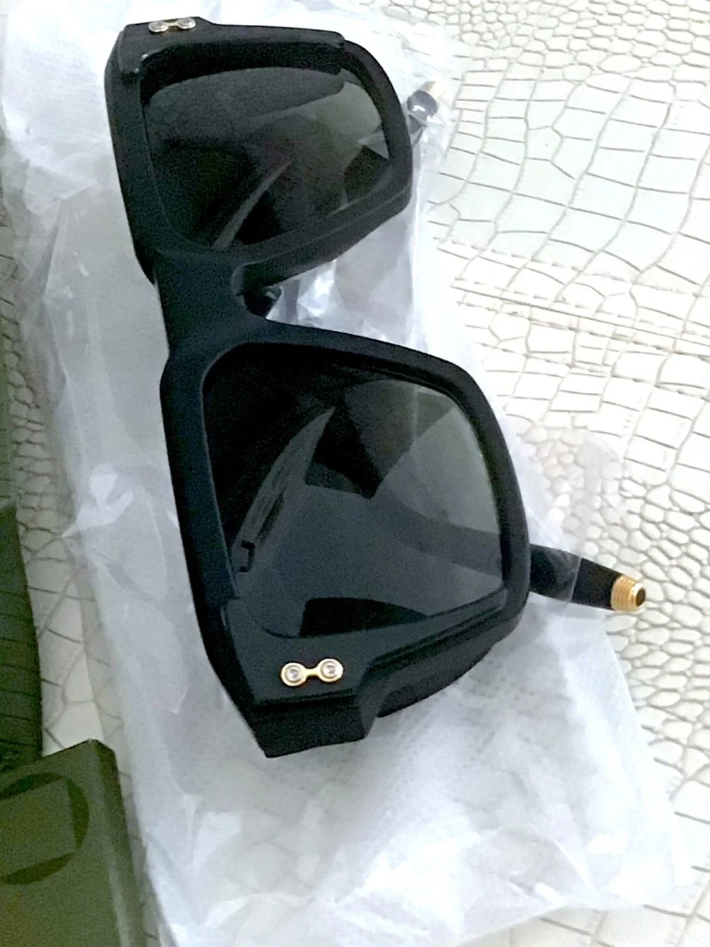RARE AKONI HERCULES BLK - AKS-105D-54 GLD RECTANGLE SUNGLASSES